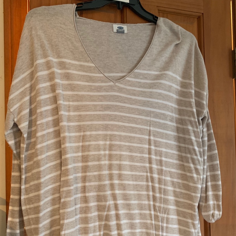 Lightweight sweater